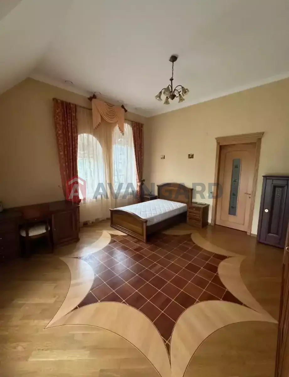 �������, 500 ��.�. ���� 11