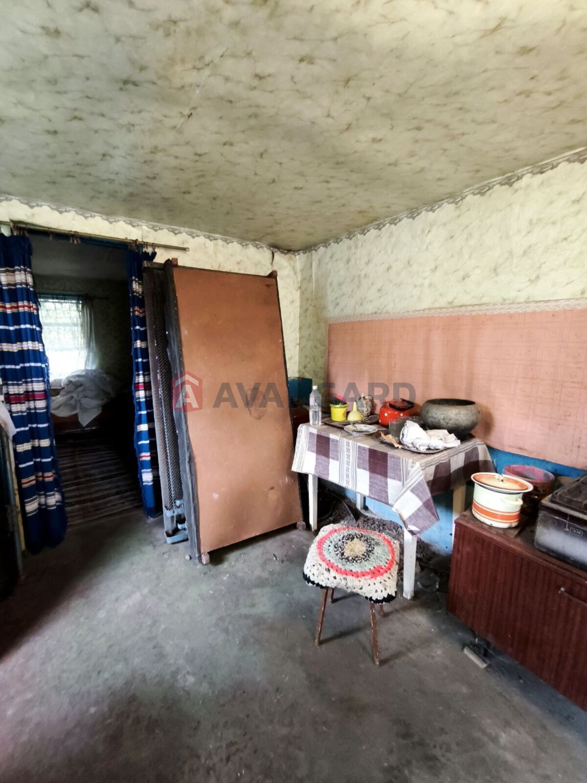 �������, 42 ��.�. ���� 12