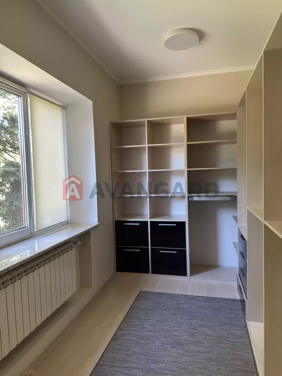 �������, 300 ��.�. ���� 16