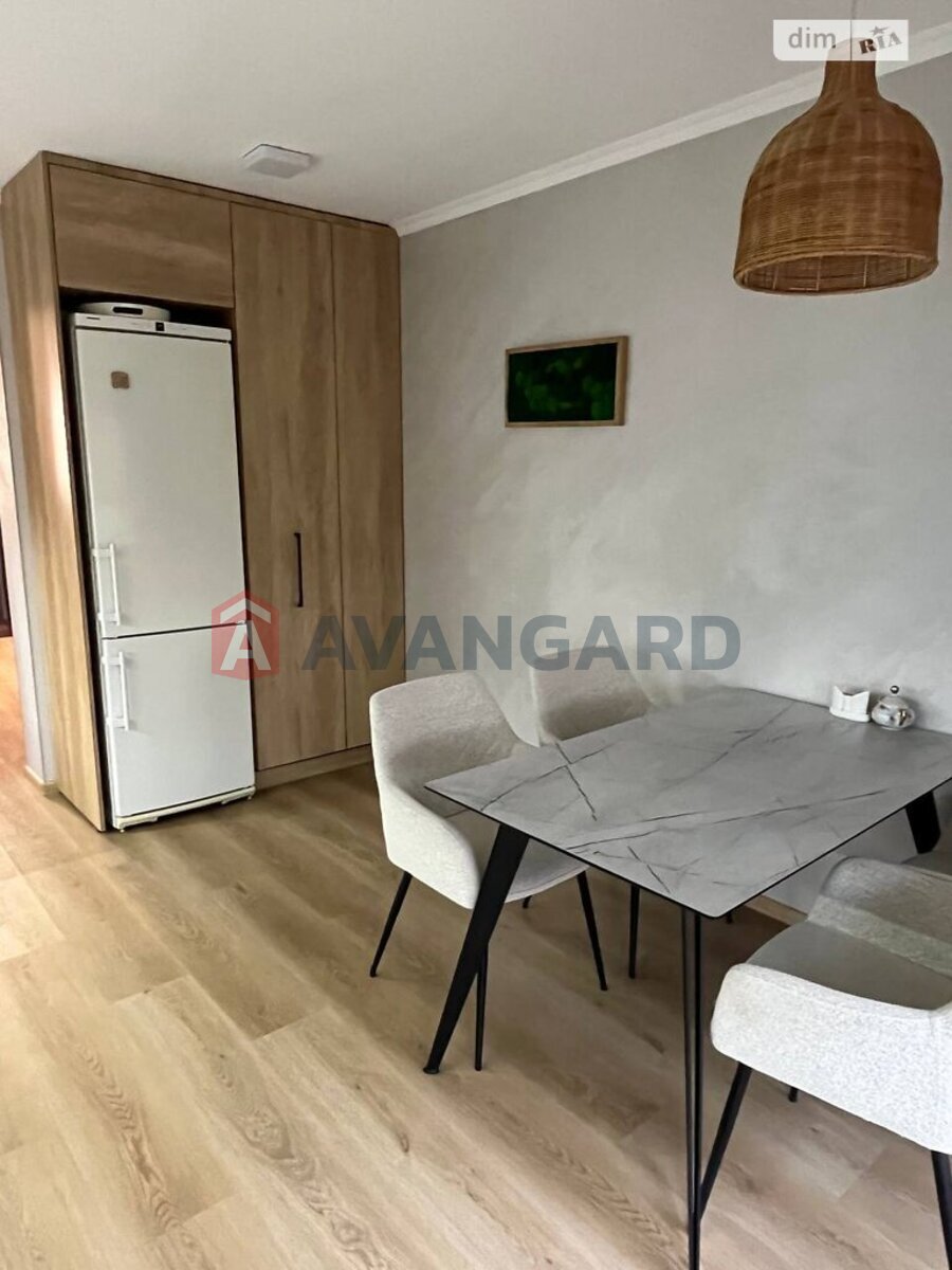 �������, 144 ��.�. ���� 8