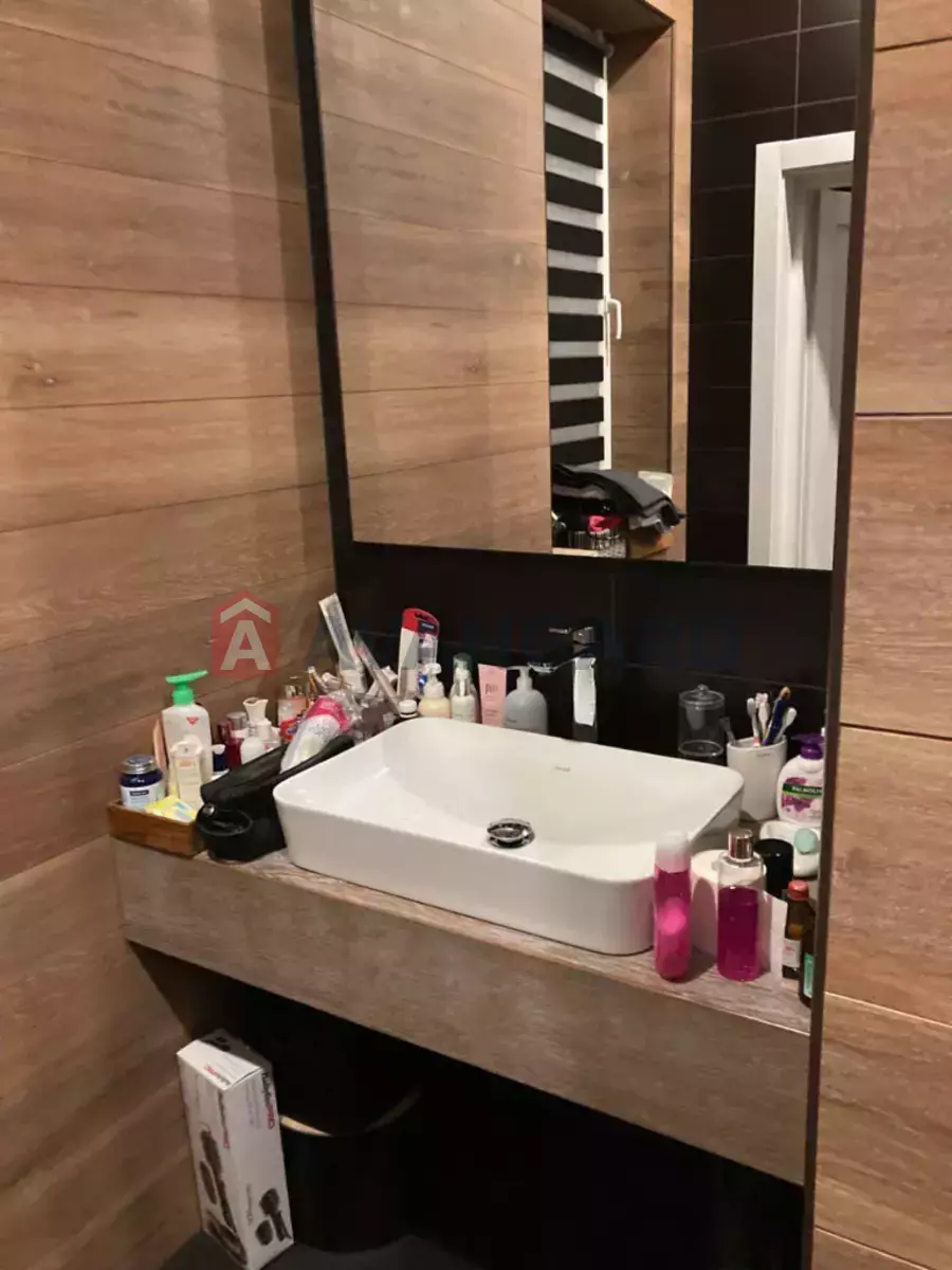 �������, 136 ��.�. ���� 3