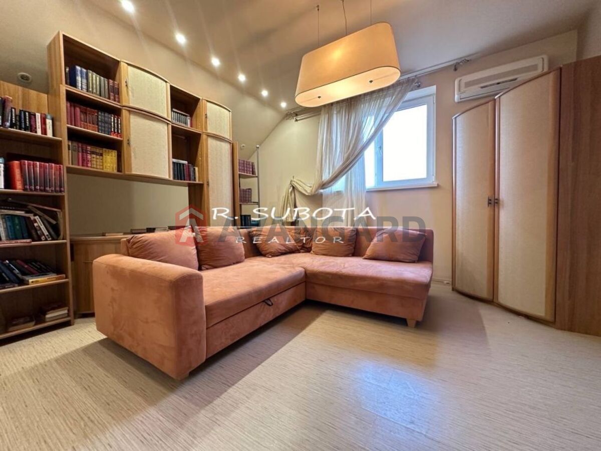 �������, 550 ��.�. ���� 13