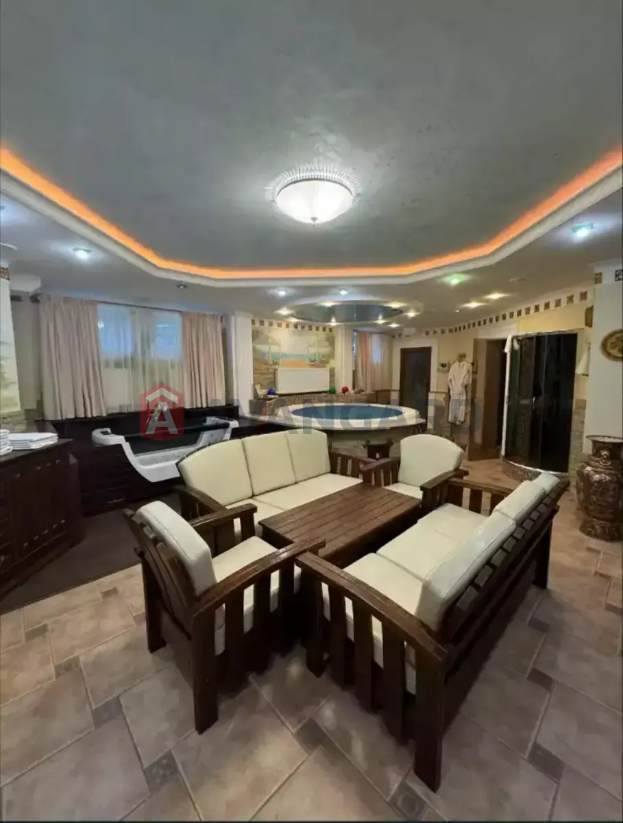 �������, 500 ��.�. ���� 19