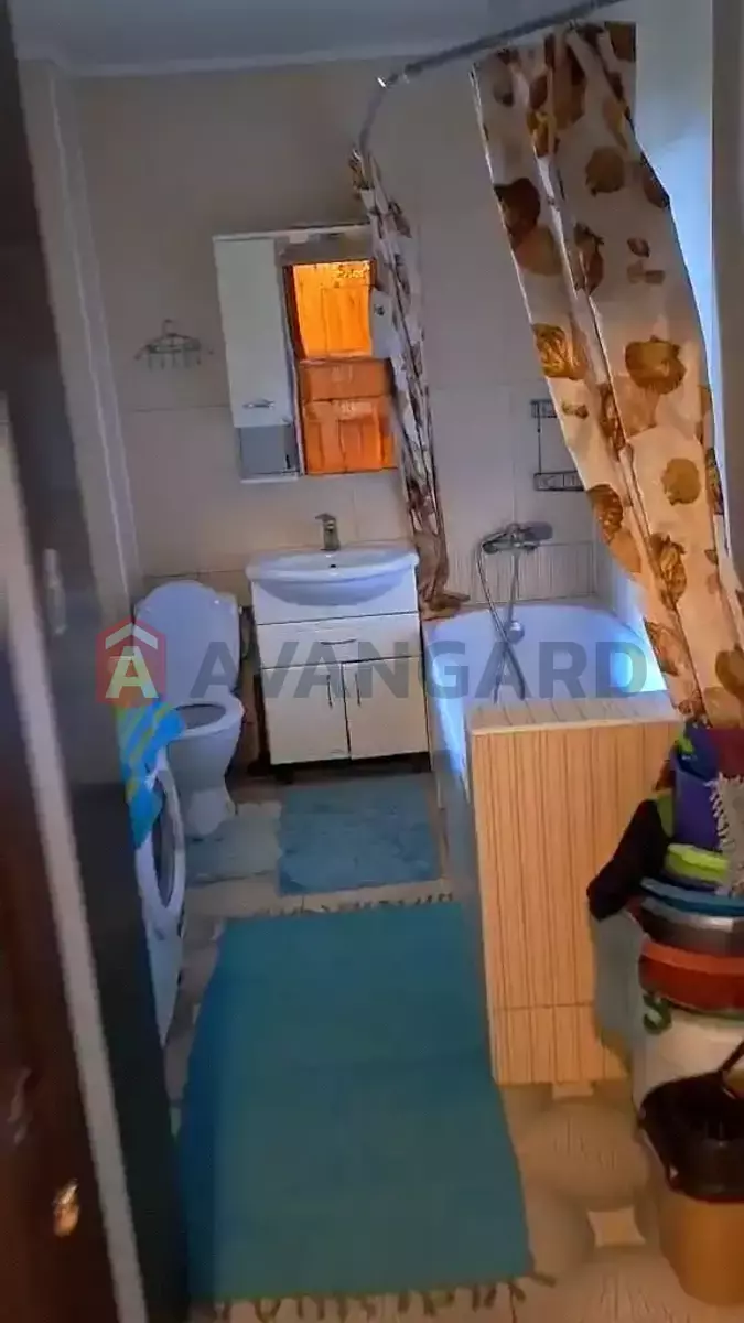 ���, 100 ��.�. ���� 27
