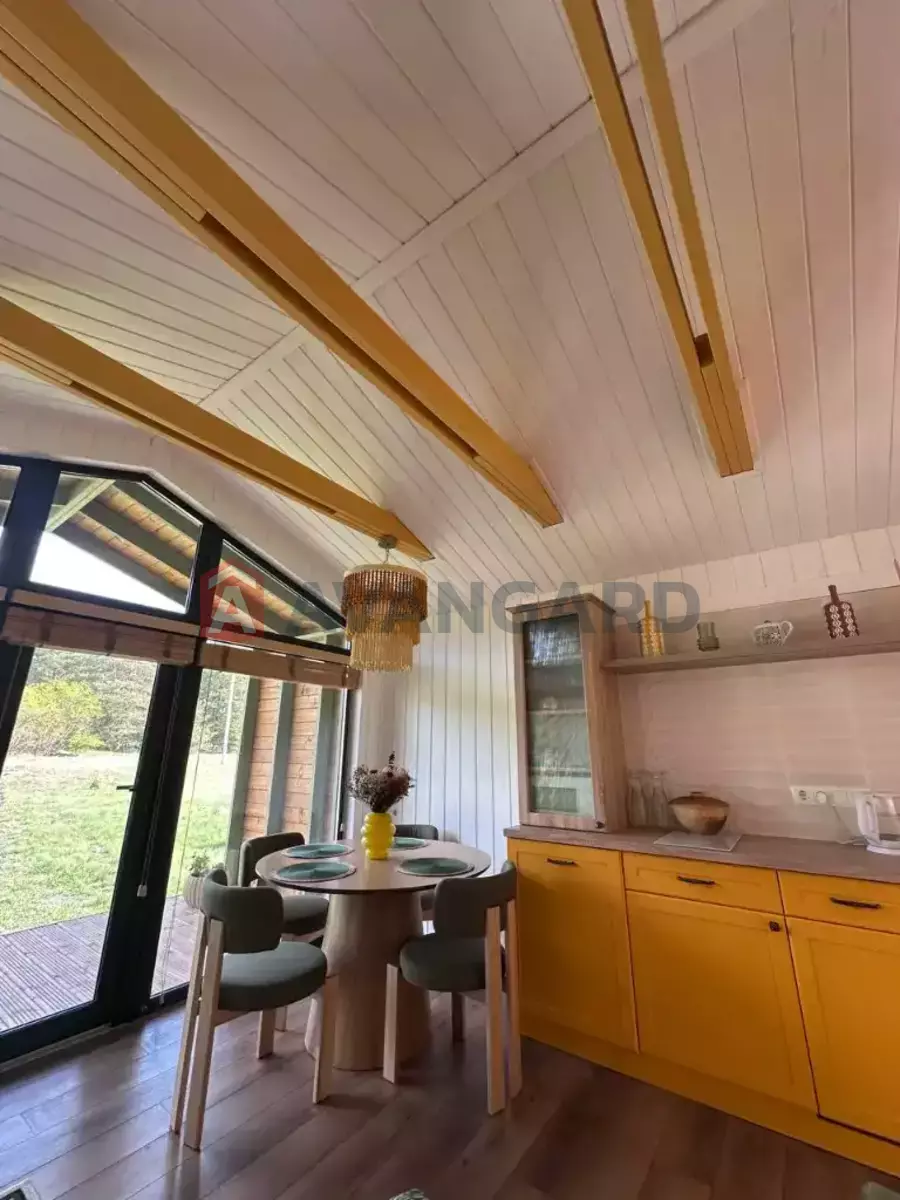 �������, 40 ��.�. ���� 8