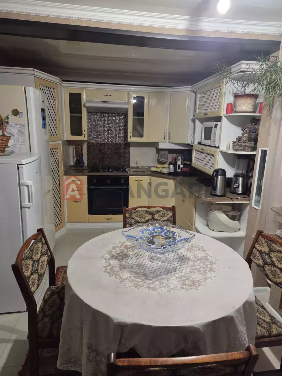 ������� �������, 12 ��.�. ���� 4