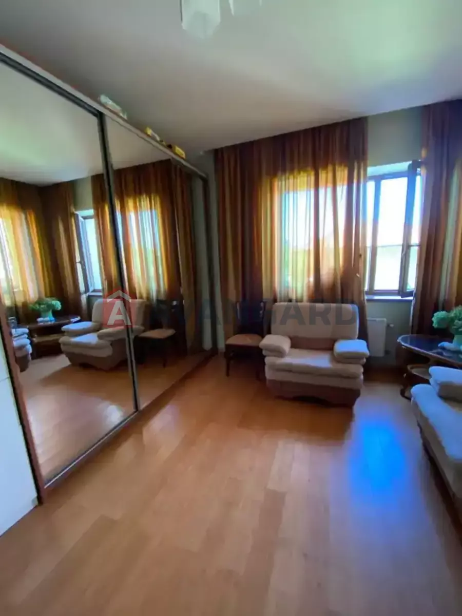 �������, 300 ��.�. ���� 10