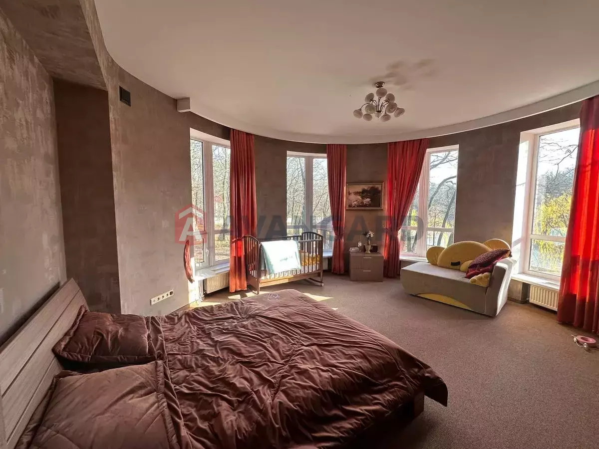 �������, 200 ��.�. ���� 9