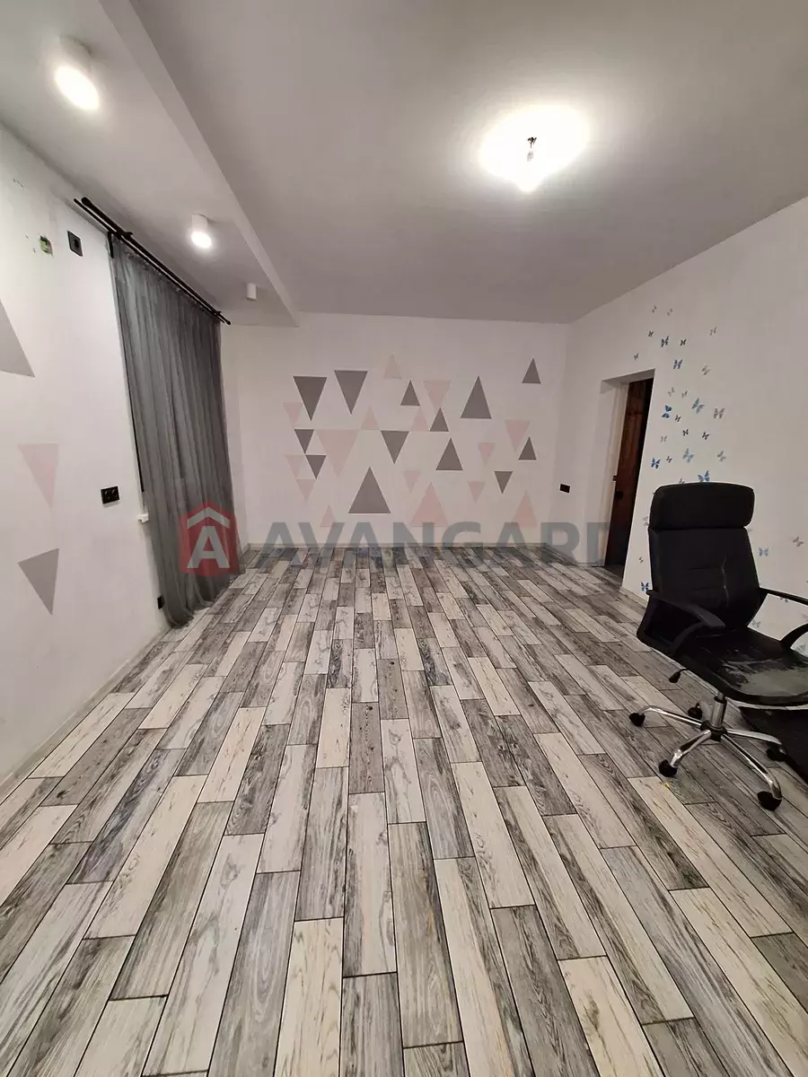 �������, 100 ��.�. ���� 15