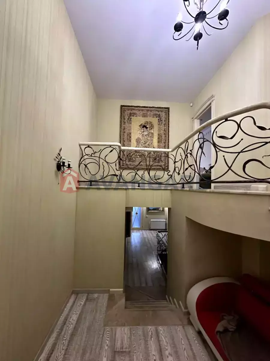 �������, 800 ��.�. ���� 11