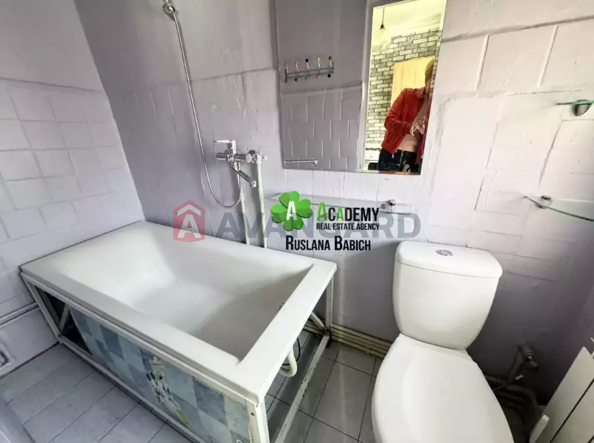 ������� �������, 49 ��.�. ���� 9