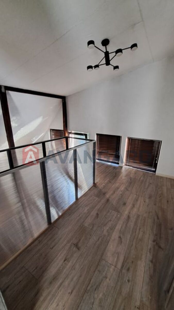 �������, 75 ��.�. ���� 10