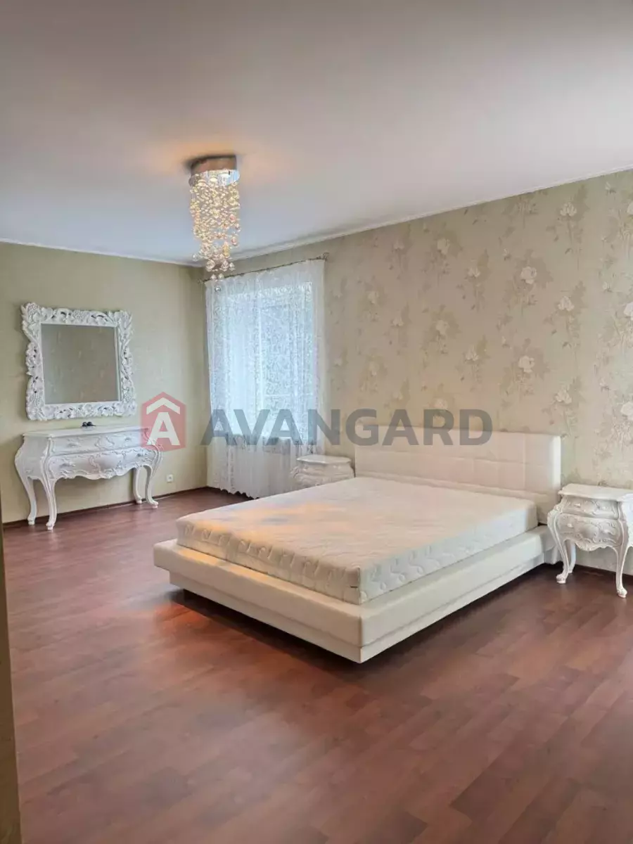 �������, 400 ��.�. ���� 28