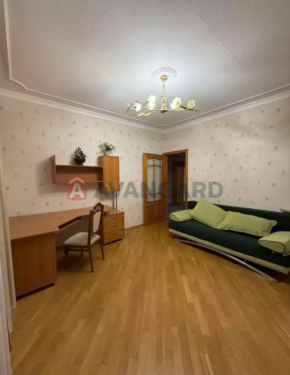 �������, 105 ��.�. ���� 4