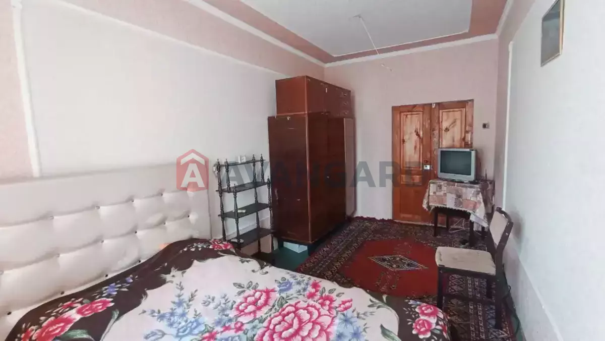 ������� �������, 140 ��.�. ���� 12