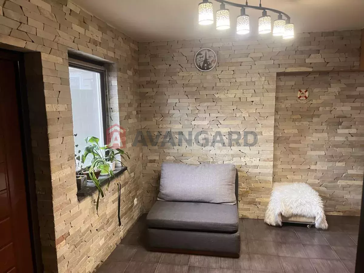 �������, 100 ��.�. ���� 17