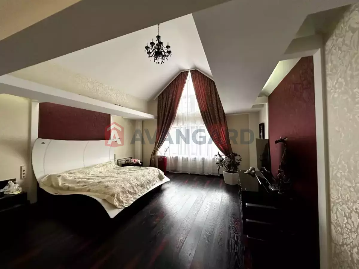 �������, 800 ��.�. ���� 12