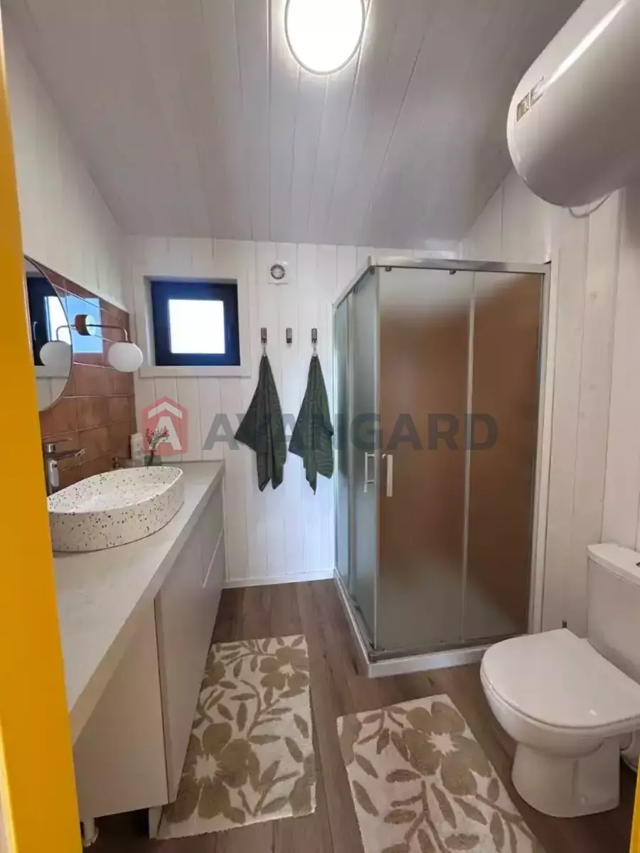 �������, 40 ��.�. ���� 12