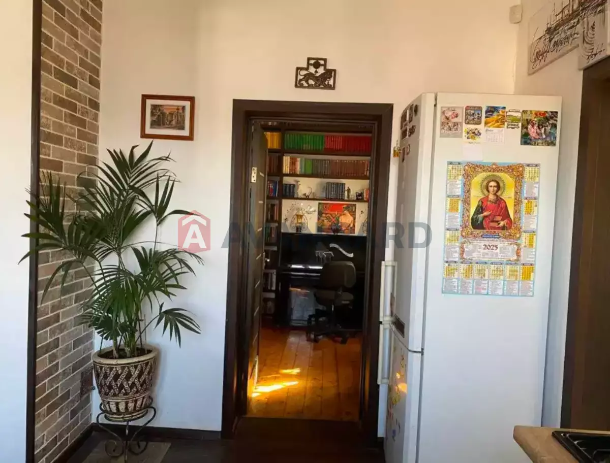 �������, 150 ��.�. ���� 8