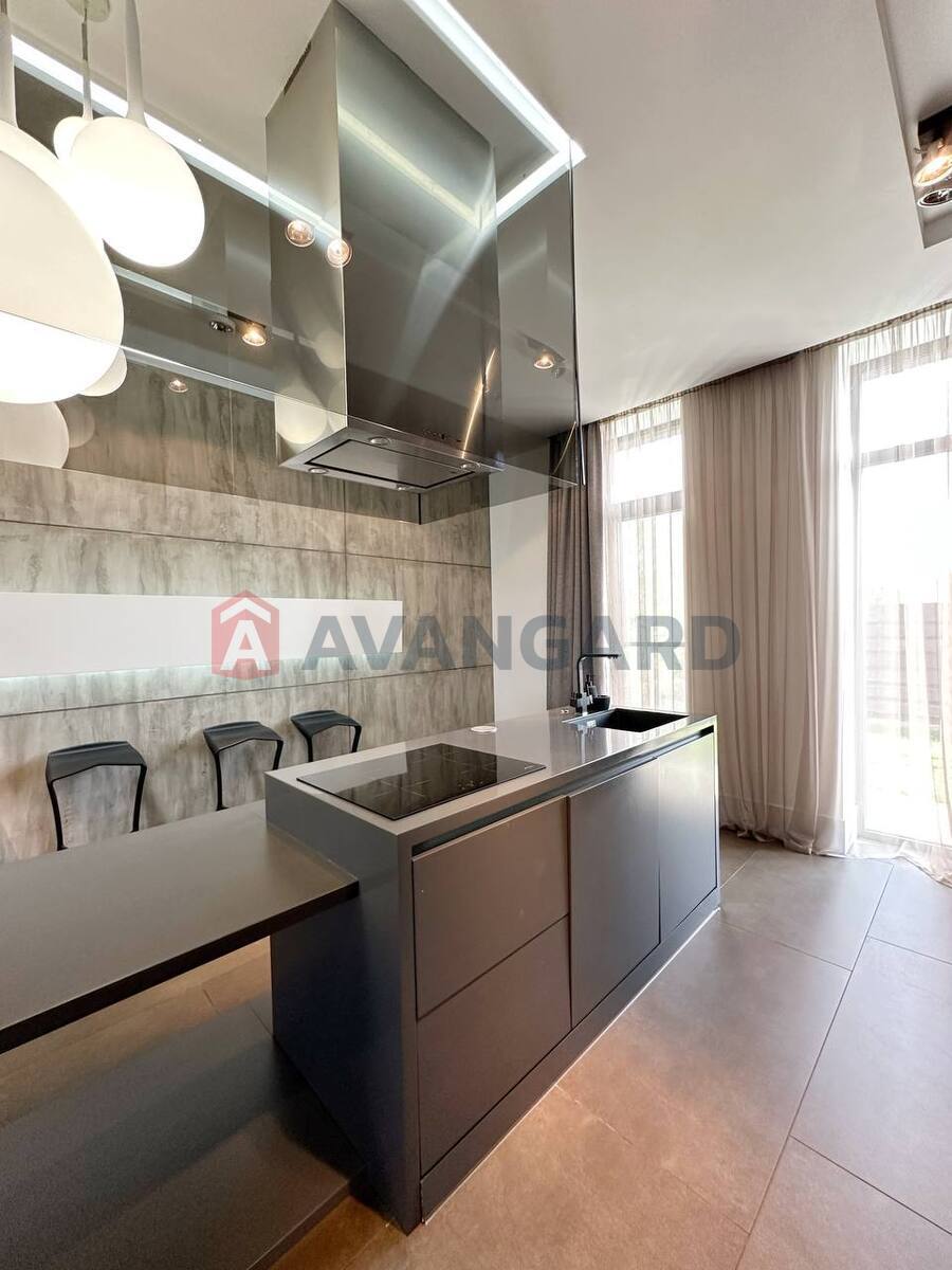 �������, 300 ��.�. ���� 14