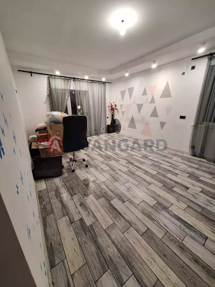 �������, 100 ��.�. ���� 13