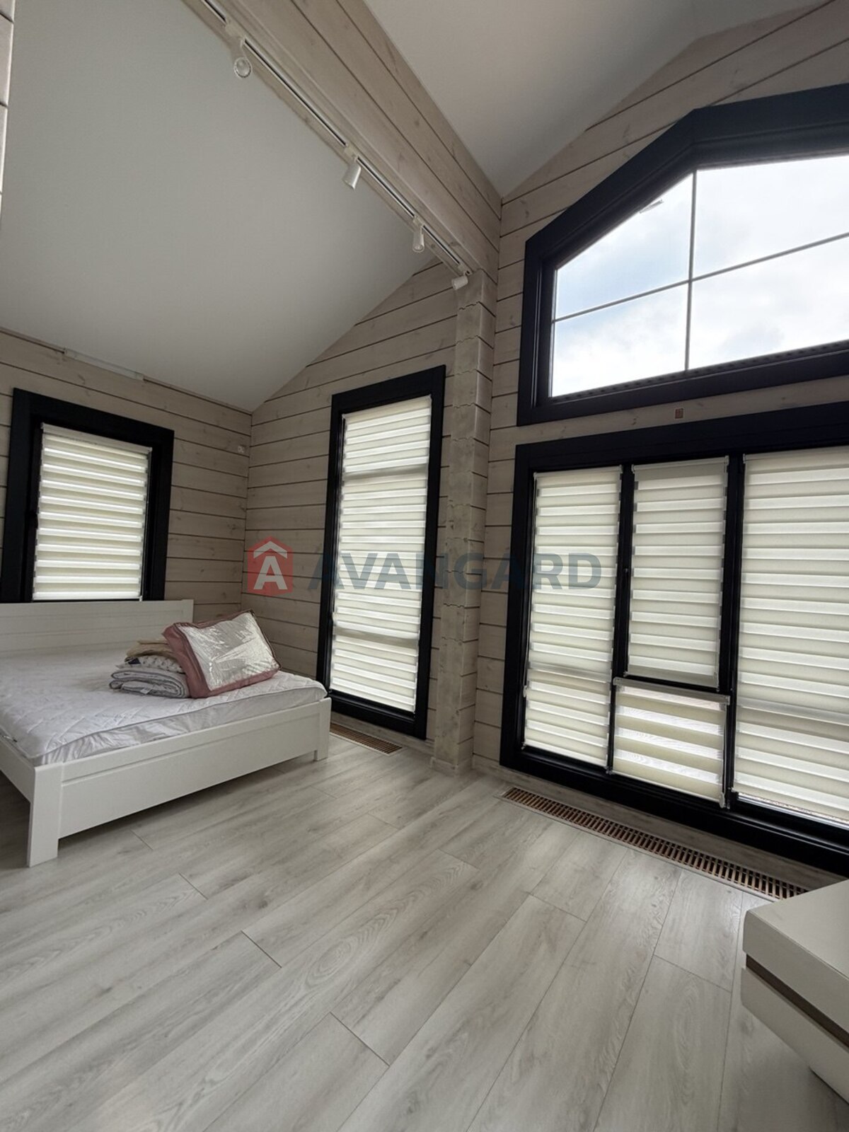 �������, 180 ��.�. ���� 15