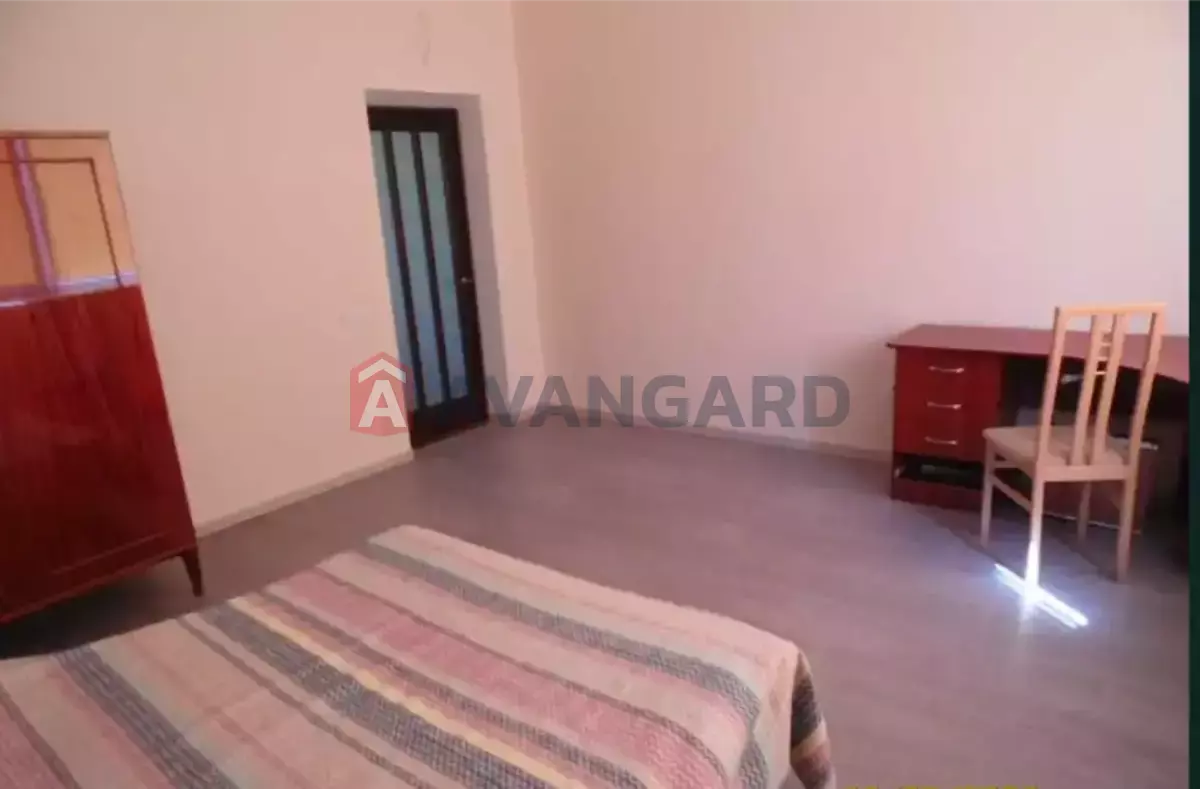 �������, 200 ��.�. ���� 9