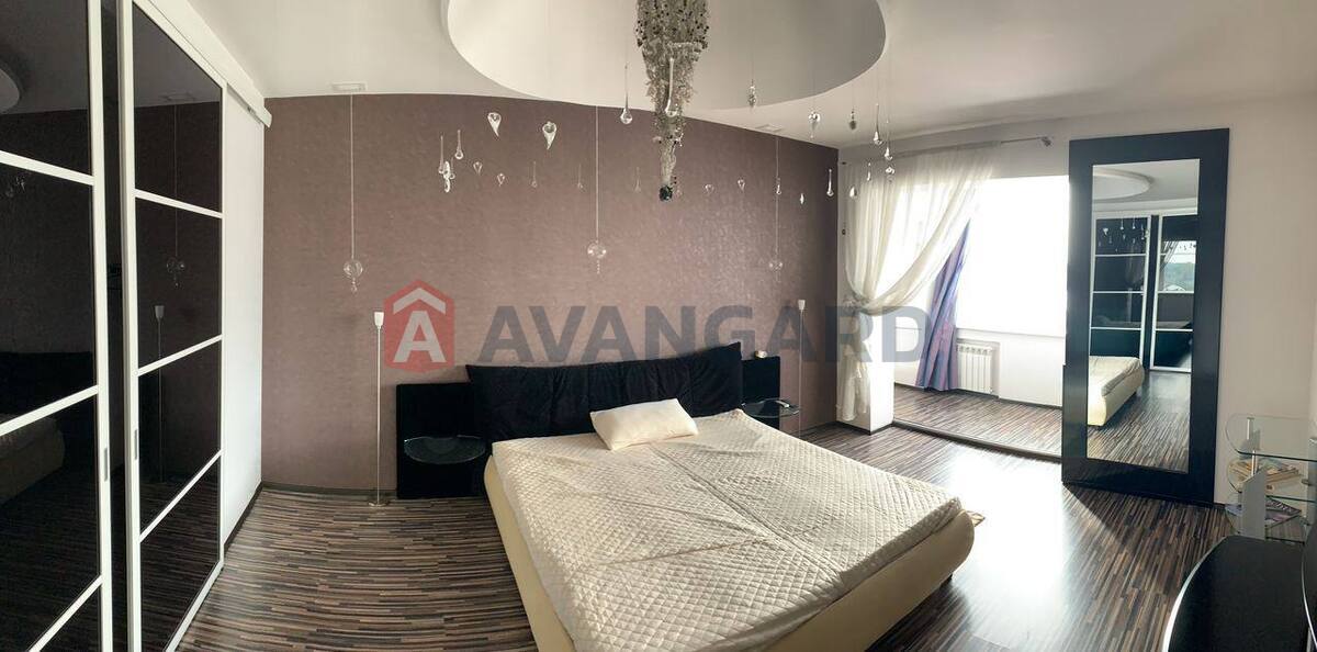 �������, 550 ��.�. ���� 10