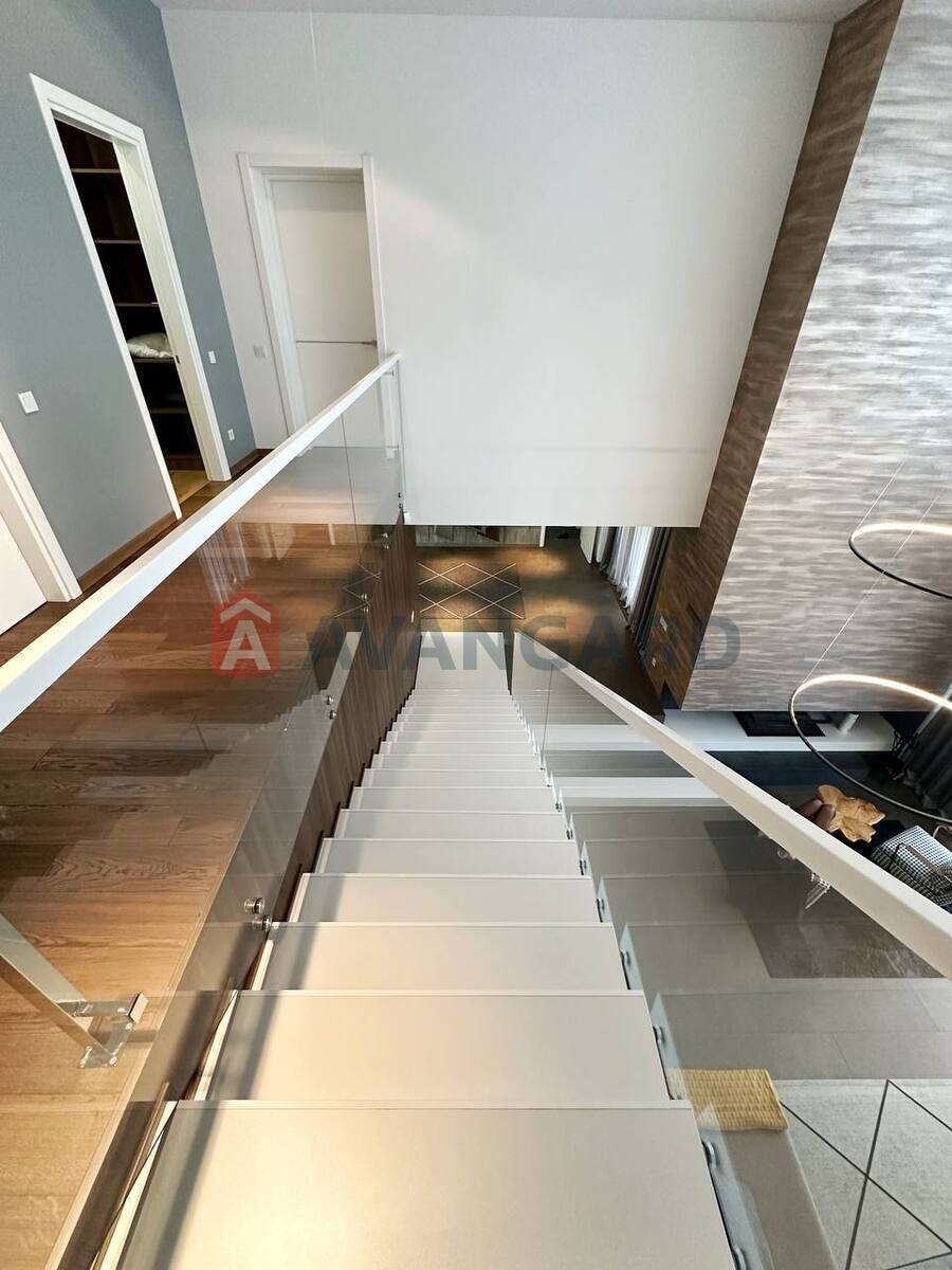 �������, 300 ��.�. ���� 12