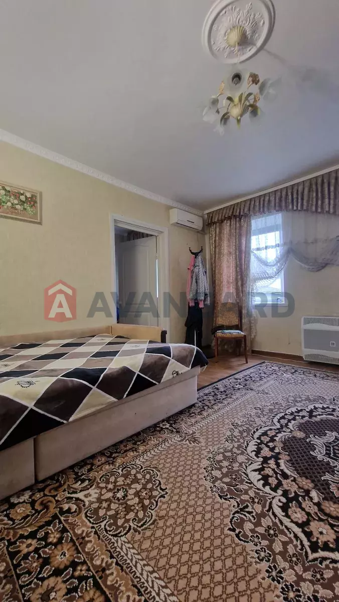 �������, 130 ��.�. ���� 10