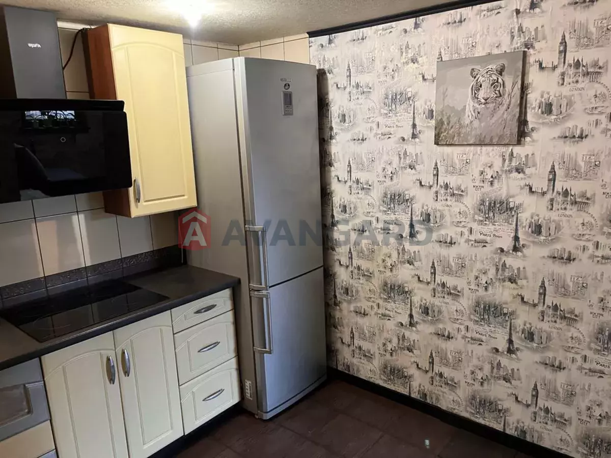 �������, 100 ��.�. ���� 19