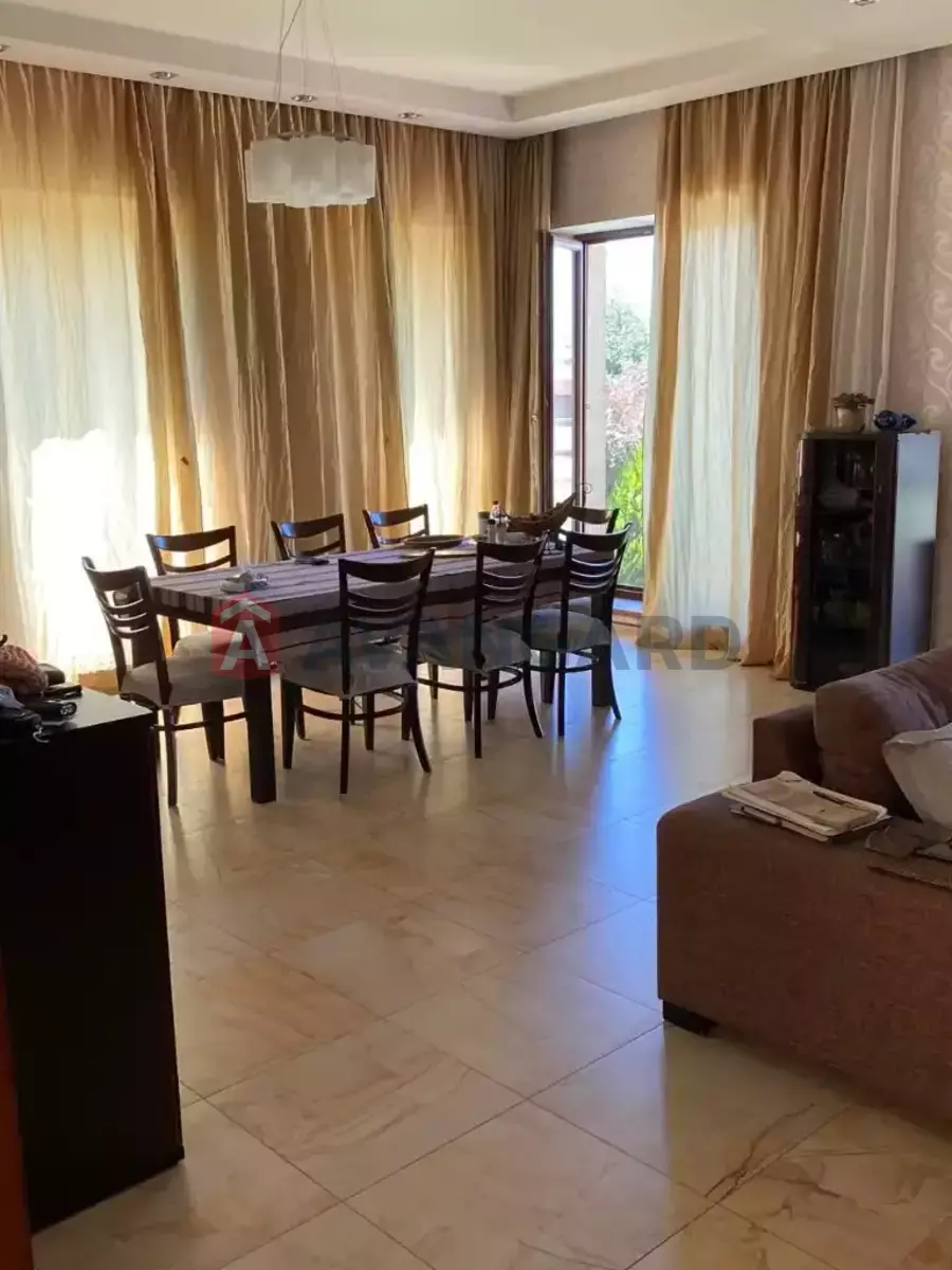 �������, 300 ��.�. ���� 8