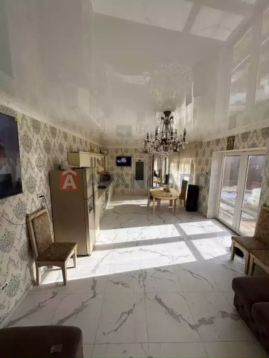 �������, 230 ��.�. ���� 17