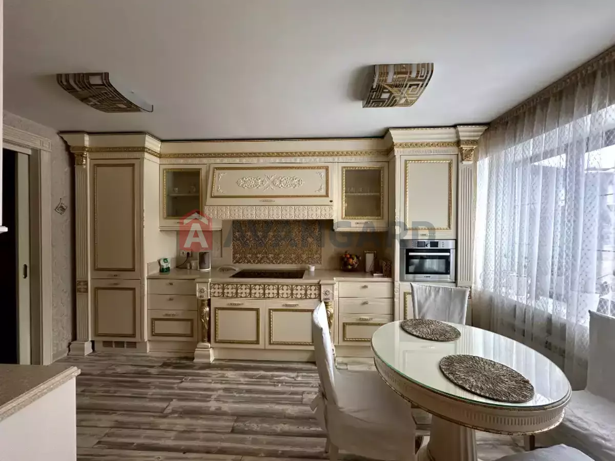 �������, 800 ��.�. ���� 6