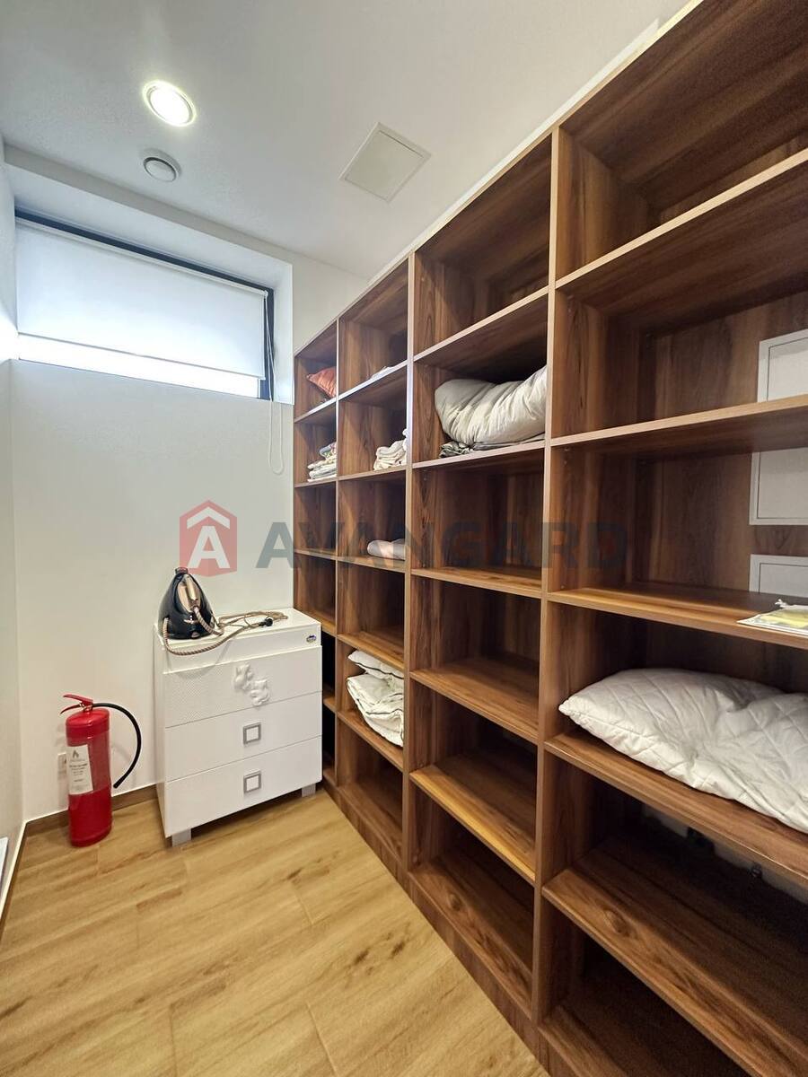 �������, 300 ��.�. ���� 10