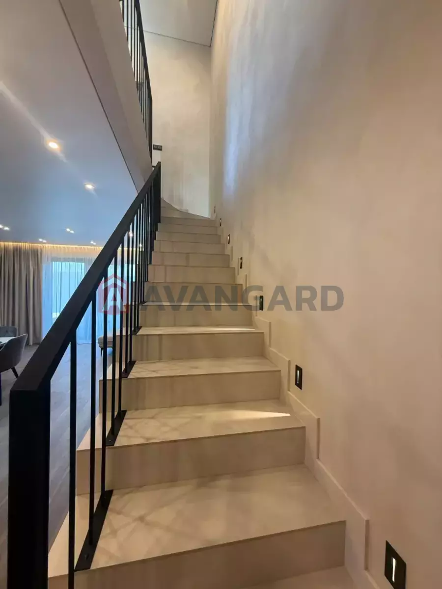 �������, 120 ��.�. ���� 16