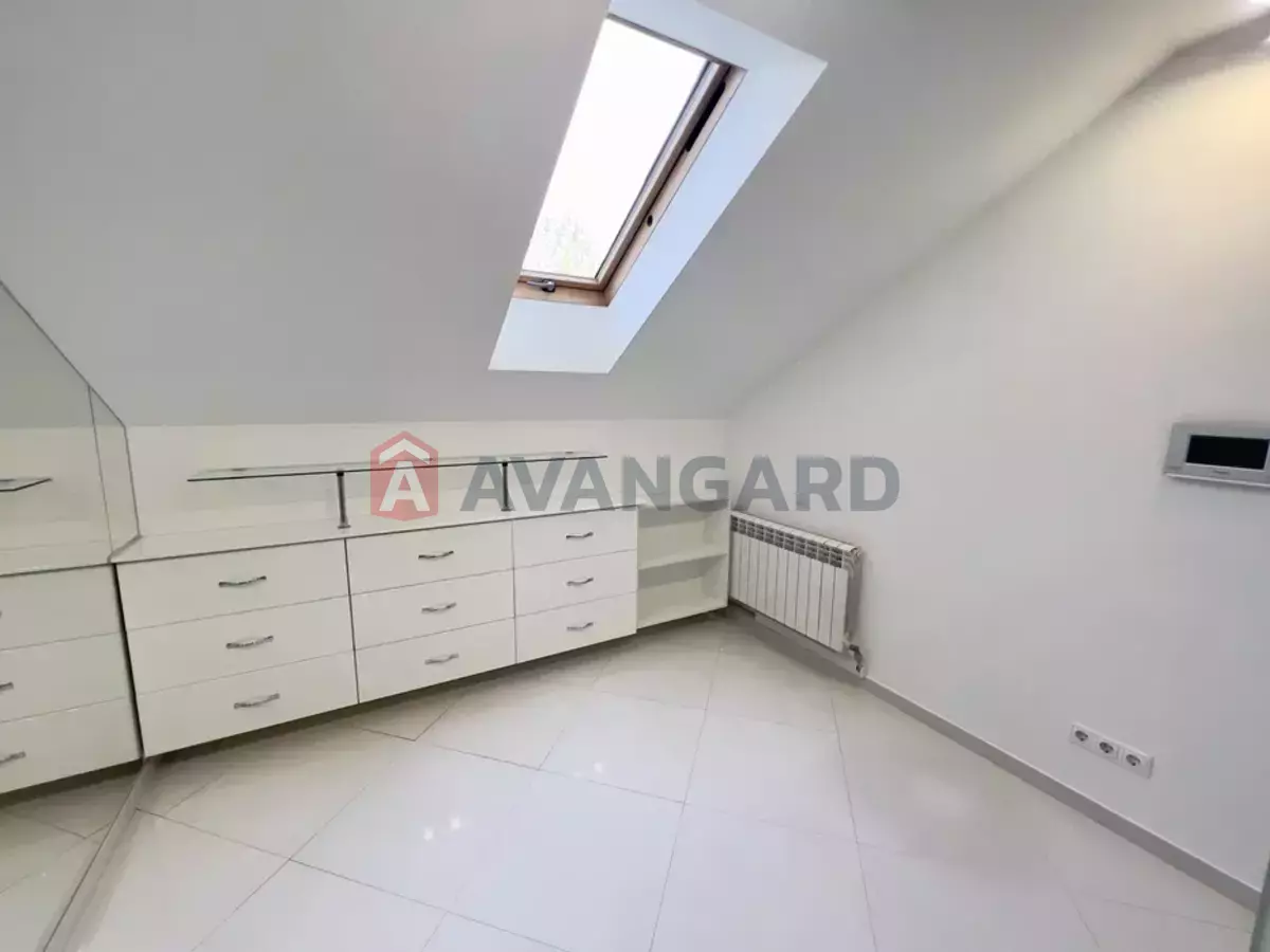 ����� �����, 34 ��.�. ���� 9