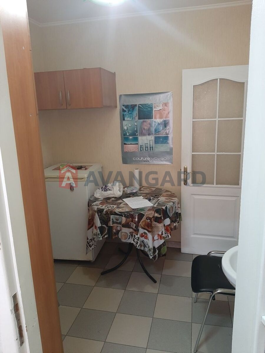 ����� �����, 56 ��.�. ���� 8