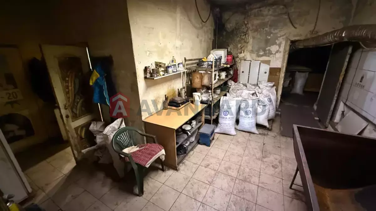 ���������� �����, 300 ��.�. ���� 16