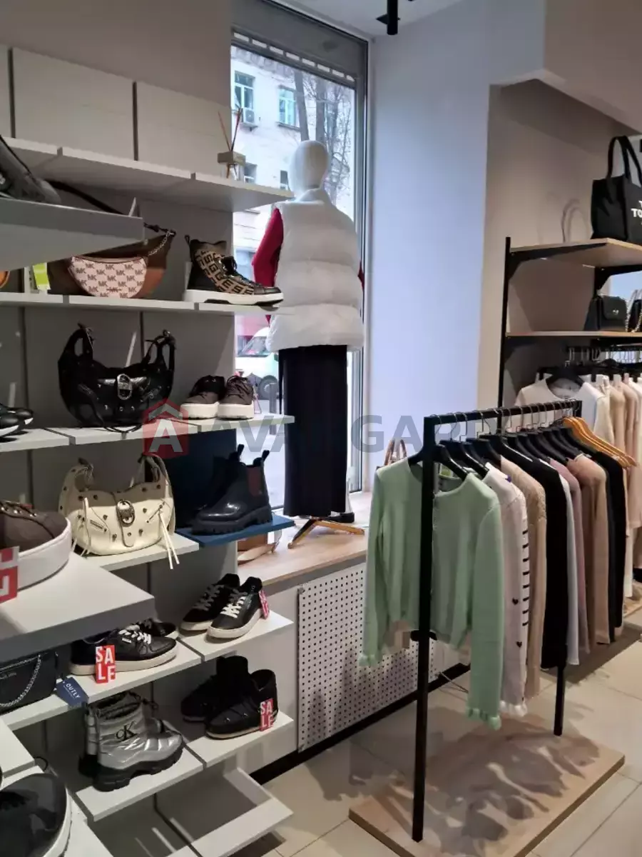 ���������� �����, 105 ��.�. ���� 4