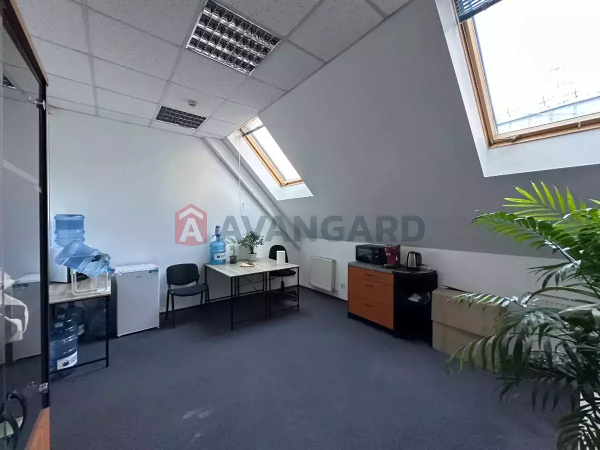 �������� �������, 210 ��.�. ���� 18