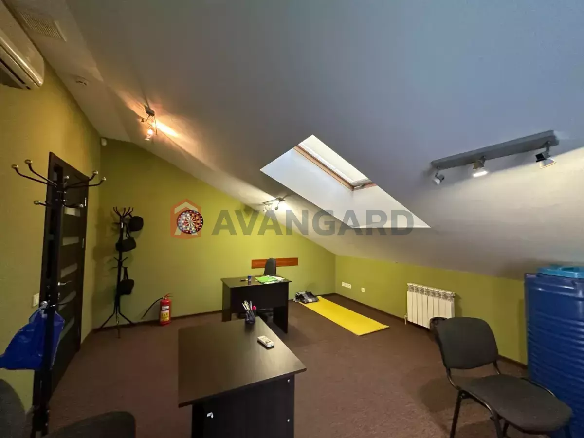 �������� �������, 210 ��.�. ���� 3