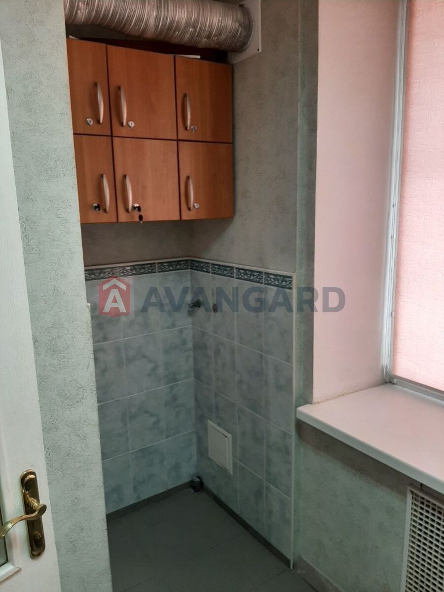 ����� �����, 56 ��.�. ���� 9