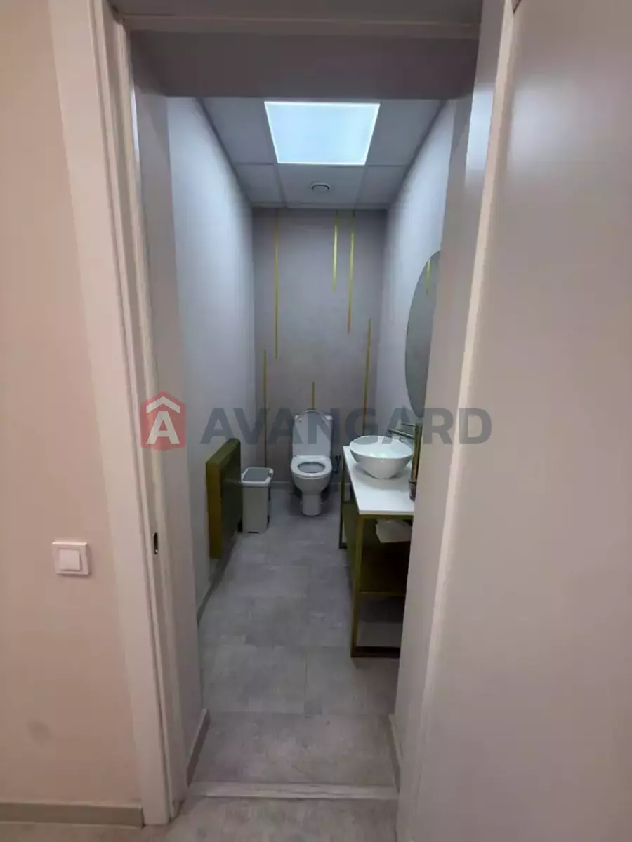 ����� �����, 105 ��.�. ���� 8