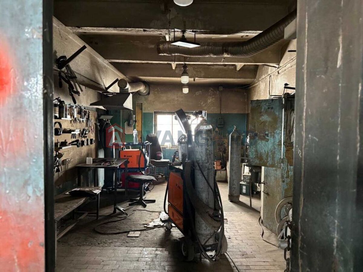 700 ��.�. ���� 3