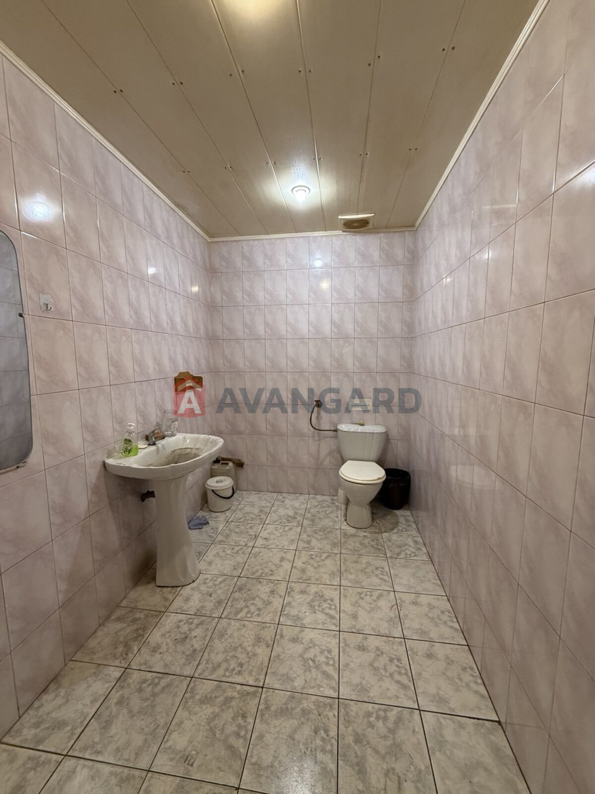 ����� ������, 225 ��.�. ���� 17