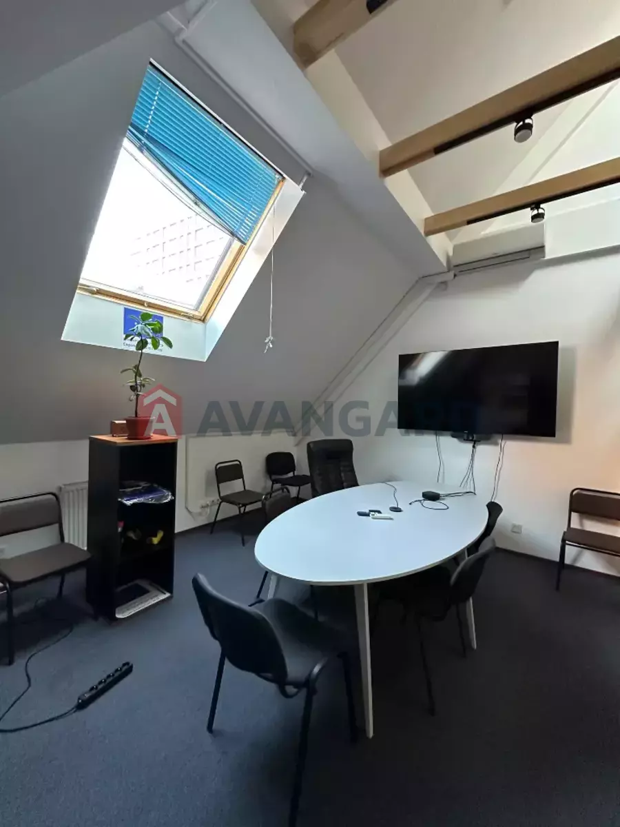 �������� �������, 210 ��.�. ���� 13