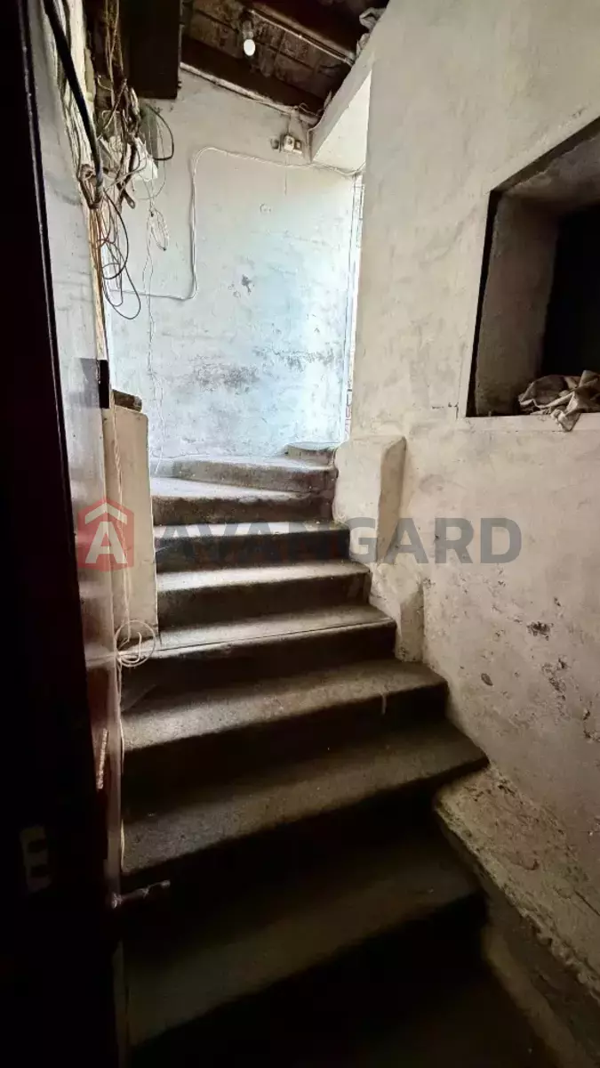 �������� �������, 65 ��.�. ���� 9