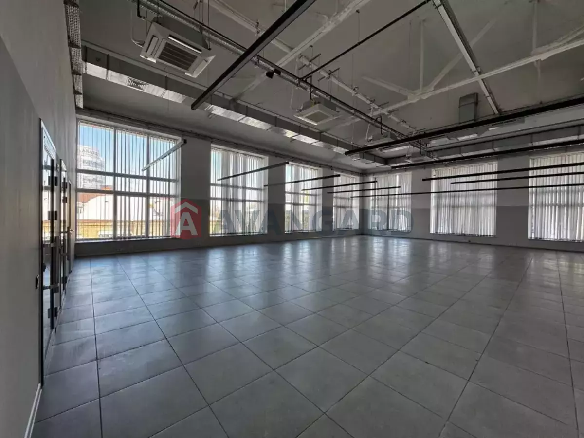 300 ��.�. ���� 1