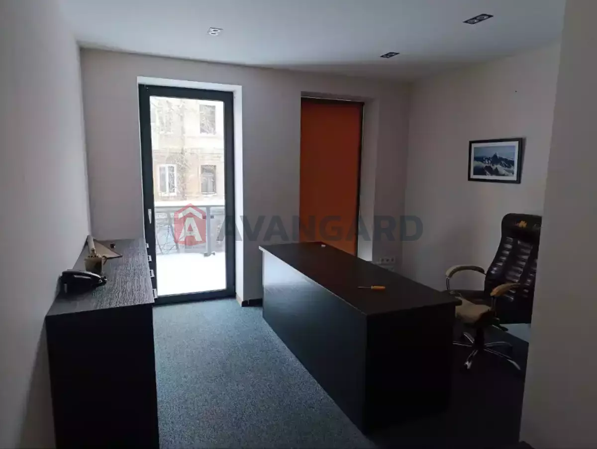 �������� ������� ������, 300 ��.�. ���� 13